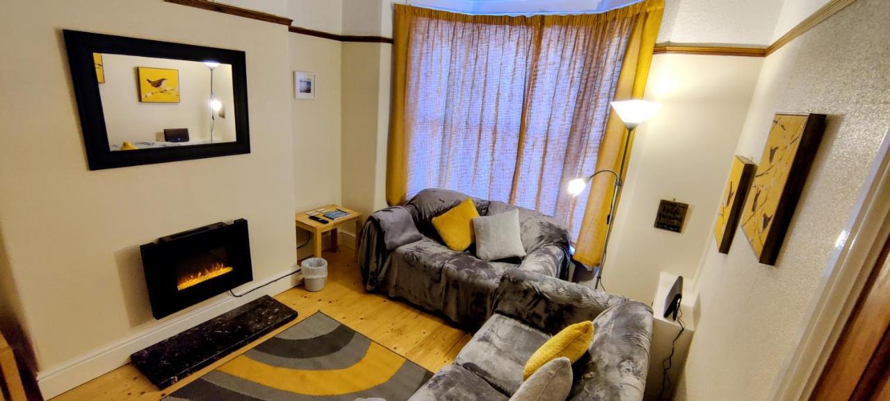 Rhubarb Terrace On The Coast - Sleeps 1-6 Villa Colwyn Bay Dış mekan fotoğraf